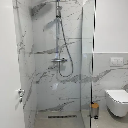 Modern In Тирана