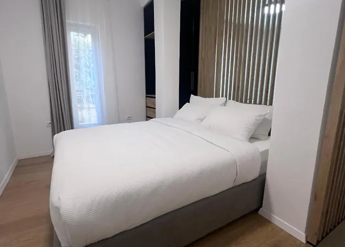 Modern In * 地拉那